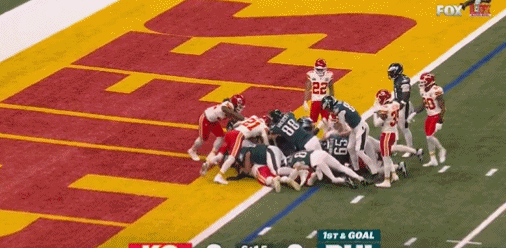 新王?26岁老鹰四分卫杰伦-赫茨当选超级碗MVP，生涯首次获奖