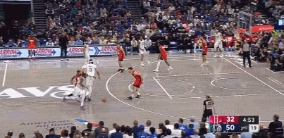 ?强无敌！浓眉首秀半场13中9砍24分13板5助3帽 正负值+17